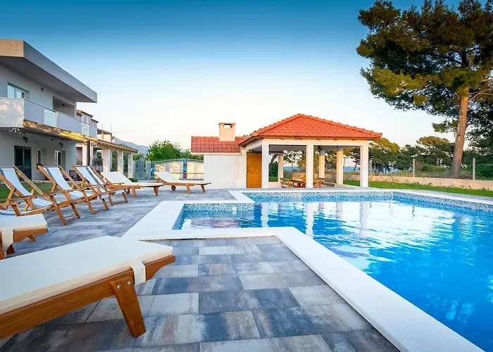 Villa Apartments Marko & Simun